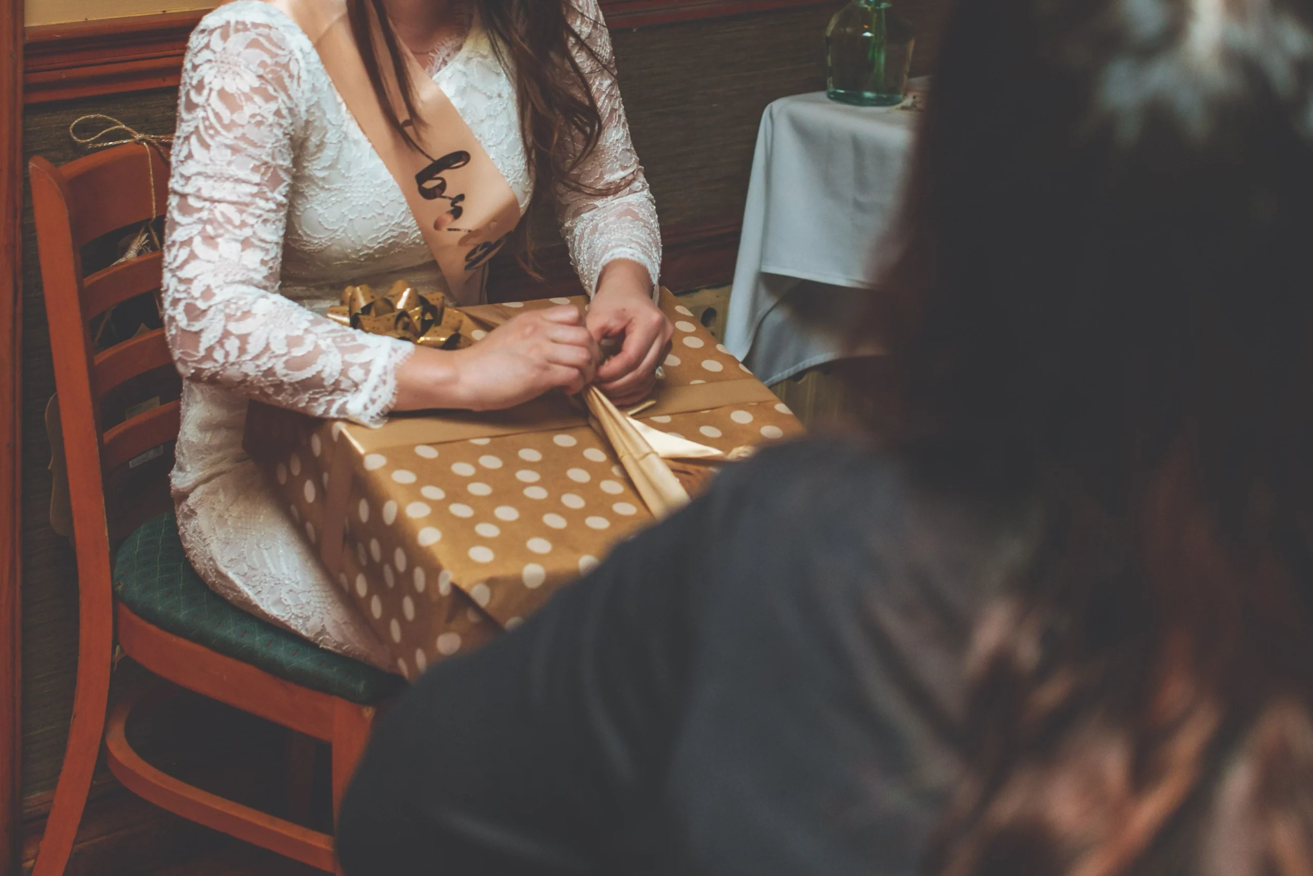 Bachelorette cadeaupakket: zo stel je het perfecte cadeau samen